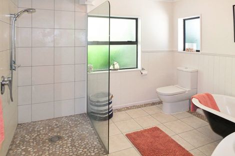 Photo of property in 25 Cousins Avenue East, Foxton Beach, Foxton, 4815