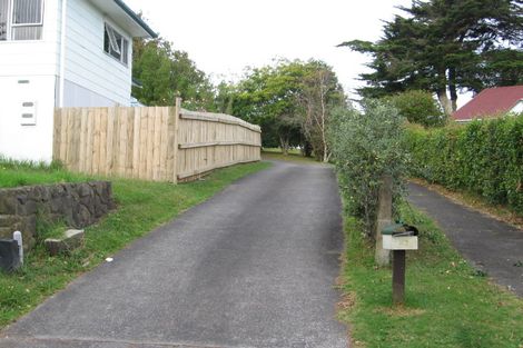 Photo of property in 21 Woodhouse Place, West Harbour, Auckland, 0618
