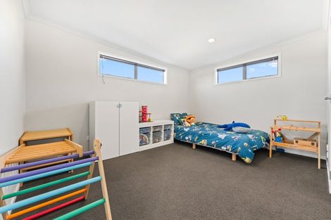 Photo of property in 7a Justin Place, Te Atatu Peninsula, Auckland, 0610
