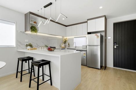 Photo of property in 47a Northcote Road, Hillcrest, Auckland, 0627