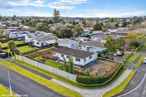 Photo of property in 11 Gibbons Road, Weymouth, Auckland, 2103