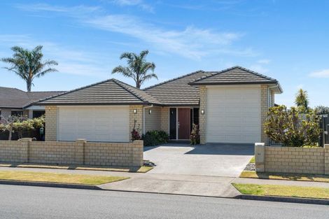 Photo of property in 143 Oriental Parade, Papamoa Beach, Papamoa, 3118