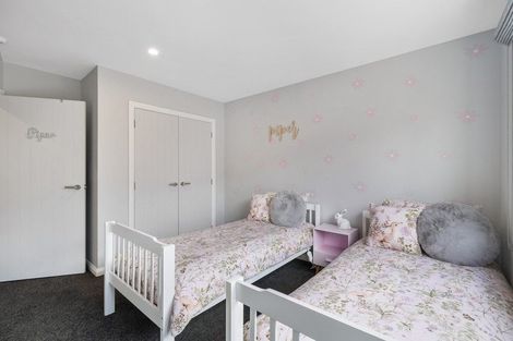 Photo of property in 34 Freedom Drive, Kelvin Grove, Palmerston North, 4414