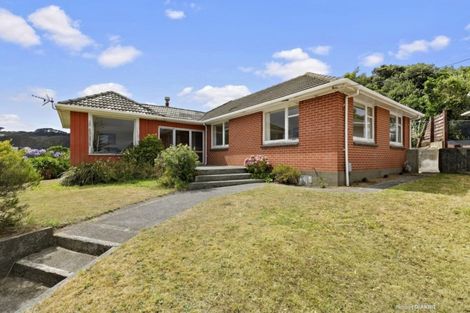 Photo of property in 33 Raukawa Street, Strathmore Park, Wellington, 6022