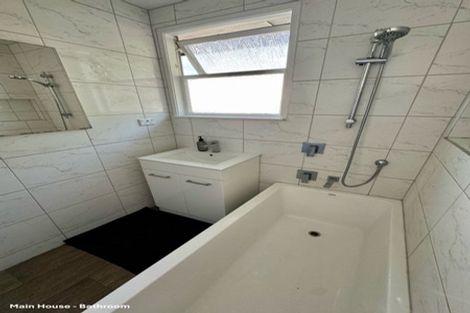 Photo of property in 43 Oakfield Crescent, Pukete, Hamilton, 3200