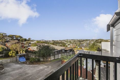 Photo of property in 2/9 Heathglen Place, Bayview, Auckland, 0629