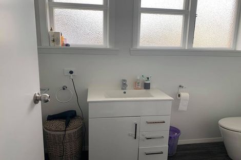 Photo of property in 28 Burgess Street, Green Island, Dunedin, 9018