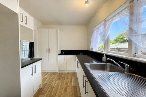 Photo of property in 43 Hallberry Road, Mangere East, Auckland, 2024