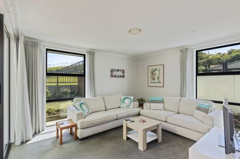 Photo of property in 10 Mackillop Way, Brooklands, New Plymouth, 4310