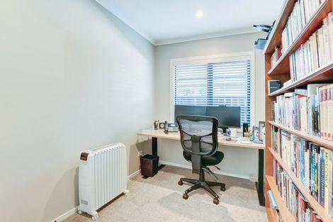 Photo of property in 32 Maxwell Avenue, Durie Hill, Whanganui, 4500