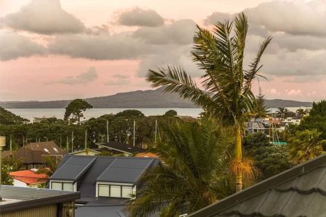 Photo of property in 2/27 Commodore Parry Road, Castor Bay, Auckland, 0620