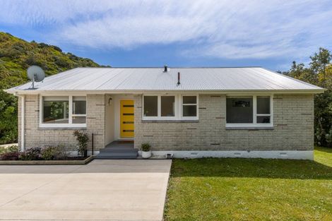Photo of property in 20 Mahinawa Street, Takapuwahia, Porirua, 5022