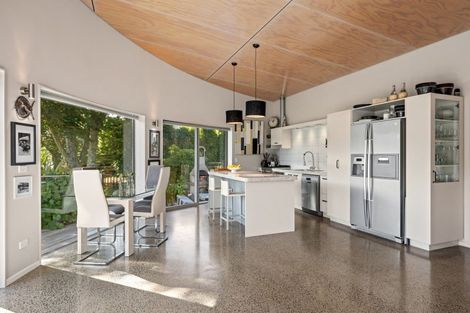 Photo of property in 16 Old Coach Road, Havelock, 7100