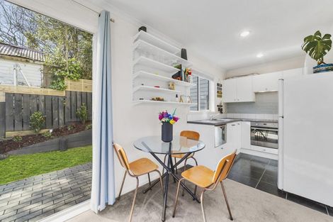 Photo of property in 25 Omar Street, Khandallah, Wellington, 6035