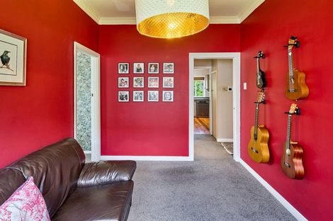 Photo of property in 35 Lincoln Avenue, Tawa, Wellington, 5028