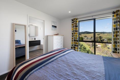 Photo of property in 24 Eagleview Rise, Welcome Bay, Tauranga, 3175