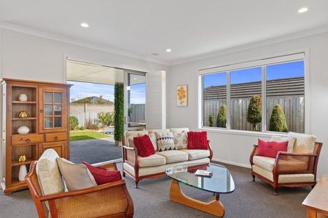 Photo of property in 8 Miranda Place, Flagstaff, Hamilton, 3210