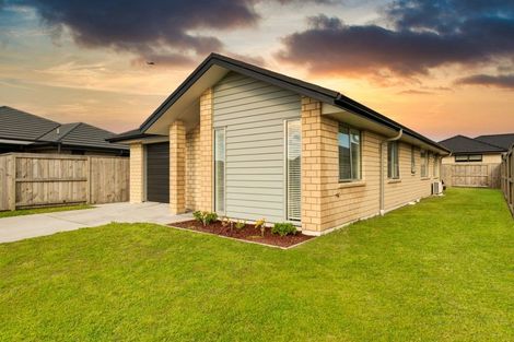 Photo of property in 33 Kanapa Close, Papamoa, 3118