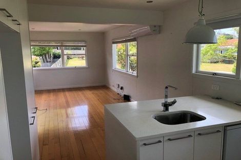 Photo of property in 19 Church Street, Northcote Point, Auckland, 0627
