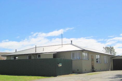 Photo of property in 52 Woodend Road, Woodend, 7610