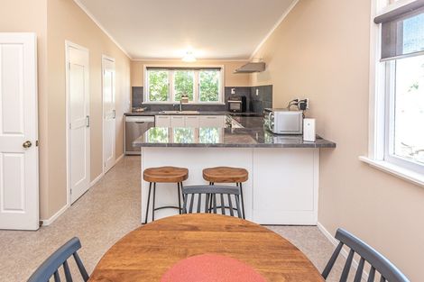 Photo of property in 42 Gloag Street, Waverley, 4510