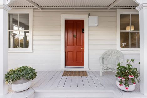 Photo of property in 95 Milton Road, Bluff Hill, Napier, 4110