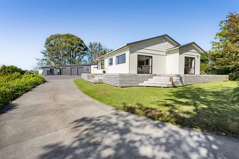 Photo of property in 805 Richmond Road, Lepperton, New Plymouth, 4373