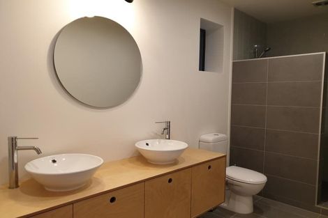 Photo of property in 1b Robieson Lane, Roseneath, Wellington, 6011