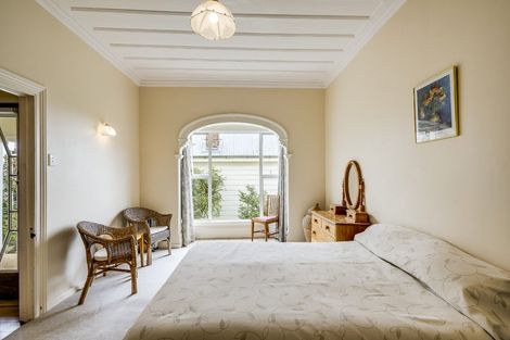 Photo of property in 13 Roslyn Road, Bluff Hill, Napier, 4110