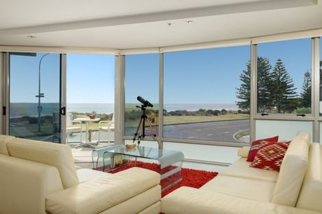 Photo of property in 4/50 Marine Parade, Mount Maunganui, 3116