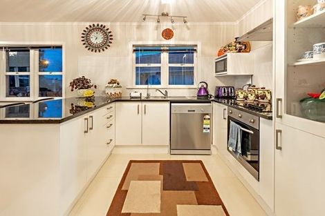 Photo of property in 142 Russell Road, Manurewa, Auckland, 2102