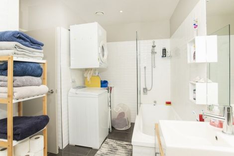 Photo of property in Marina View Apartments, 302/4 Reads Quay, Gisborne, 4010