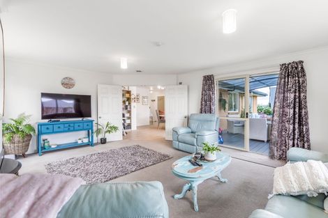 Photo of property in 58 Rivervale Grove, Stanmore Bay, Whangaparaoa, 0932