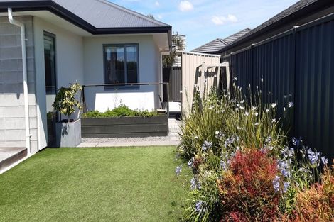 Photo of property in 11 Rotoiti Way, Poraiti, Napier, 4112