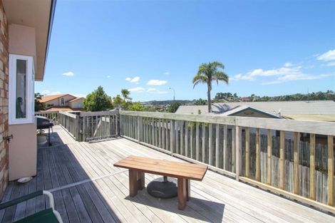 Photo of property in 22 Bluebird Crescent, Unsworth Heights, Auckland, 0632