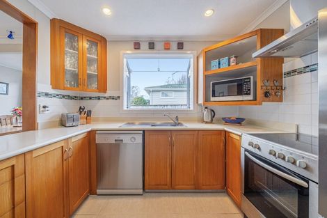 Photo of property in 13 Oxford Crescent, Ebdentown, Upper Hutt, 5018