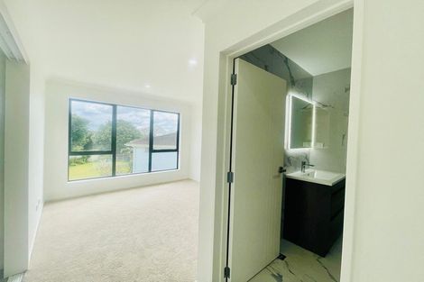 Photo of property in 8a Neems Place, Manurewa, Auckland, 2102