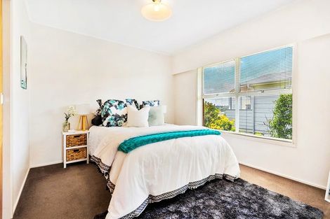 Photo of property in 2/64 Bruce Road, Glenfield, Auckland, 0629