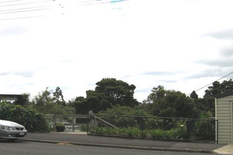 Photo of property in 143 Hinemoa Street, Birkenhead, Auckland, 0626