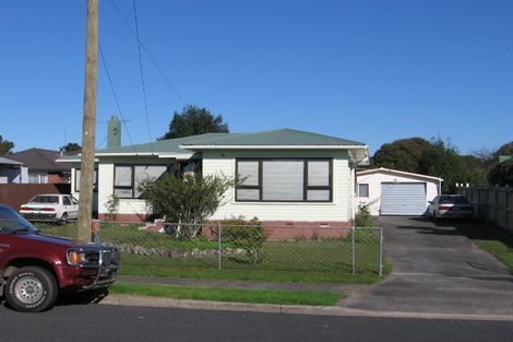Photo of property in 52 Cambridge Terrace, Papatoetoe, Auckland, 2025