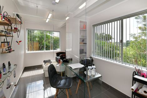 Photo of property in 21 Elliston Crescent, Stanmore Bay, Whangaparaoa, 0932