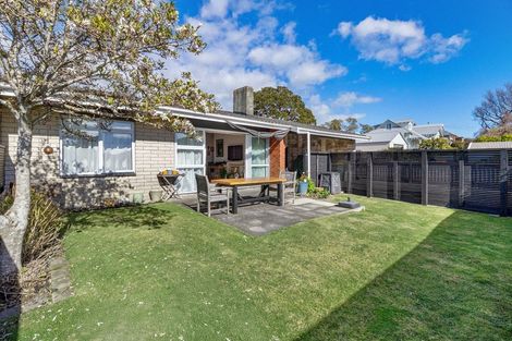 Photo of property in 15 Barrett Street, Westown, New Plymouth, 4310