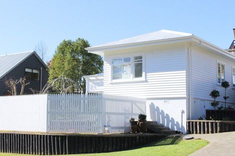 Photo of property in 97 James Cook Street, Havelock North, 4130