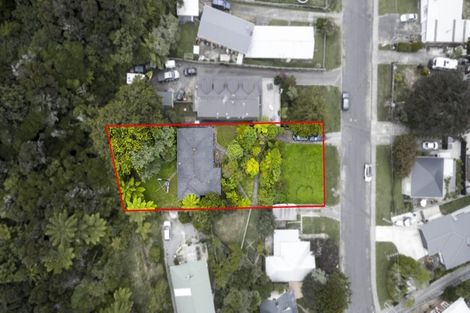 Photo of property in 18 Jocelyn Crescent, Pinehaven, Upper Hutt, 5019