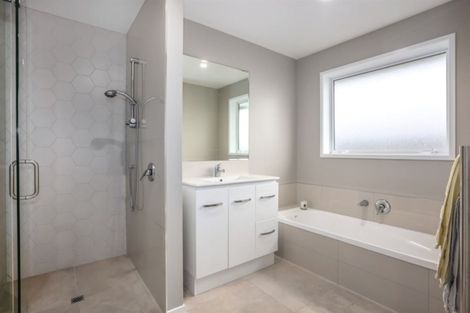 Photo of property in 2 Grace Cove, Aotea, Porirua, 5024