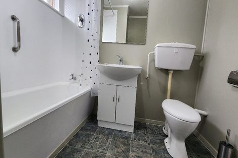 Photo of property in 2/6 Moeraki Road, Maoribank, Upper Hutt, 5018