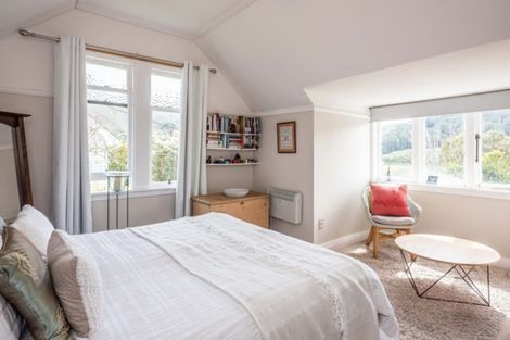 Photo of property in 385a Karori Road, Karori, Wellington, 6012