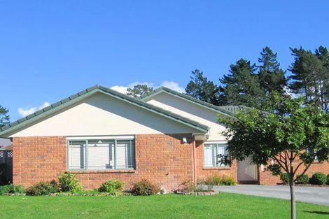 Photo of property in 81 Hillwell Drive, Henderson, Auckland, 0612