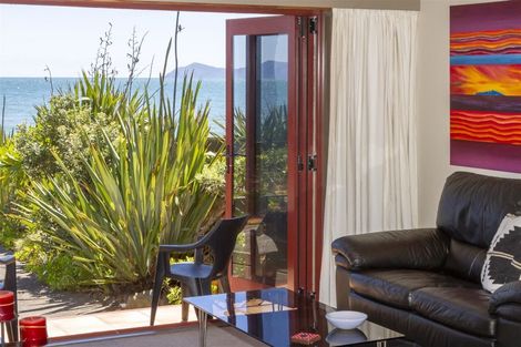 Photo of property in 2/33 Beach Road, Paekakariki, 5034