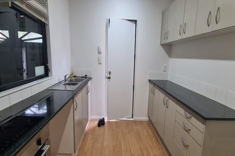 Photo of property in 37 Rakich Place, Henderson, Auckland, 0612